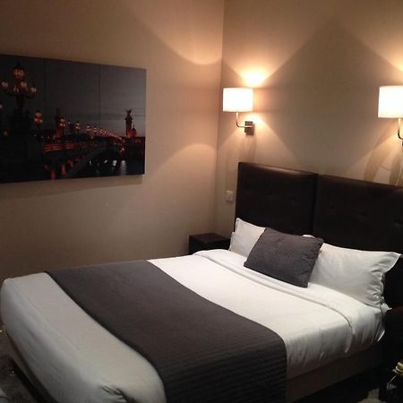 פריז Hotel Cosy Monceau מראה חיצוני תמונה