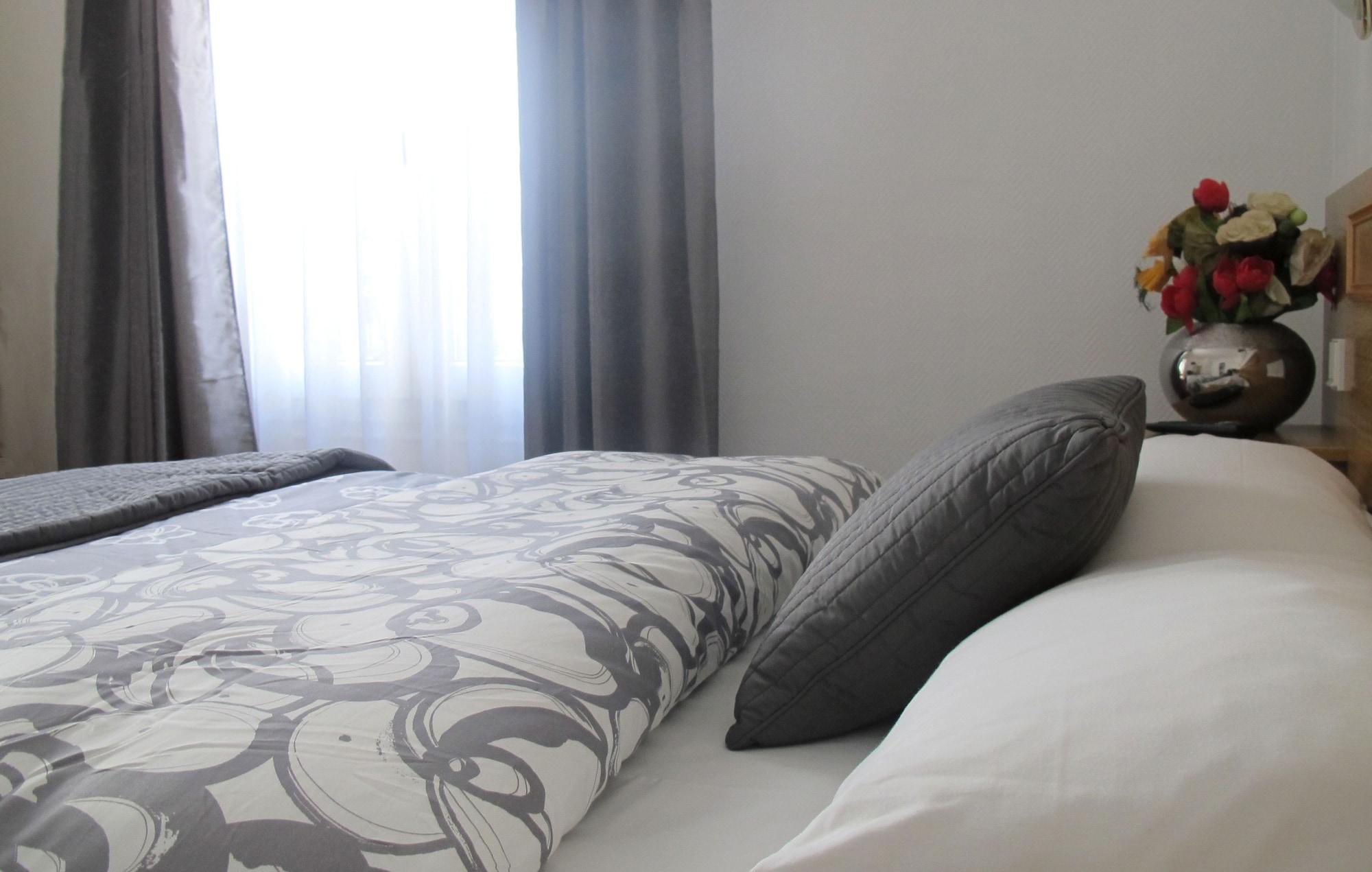 פריז Hotel Cosy Monceau מראה חיצוני תמונה