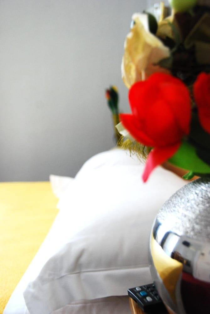 פריז Hotel Cosy Monceau מראה חיצוני תמונה